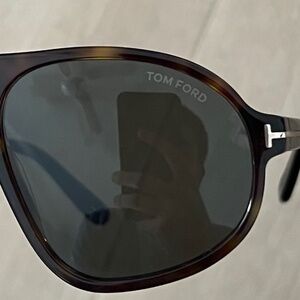 TOM FORD's 'Bronson' sunglasses